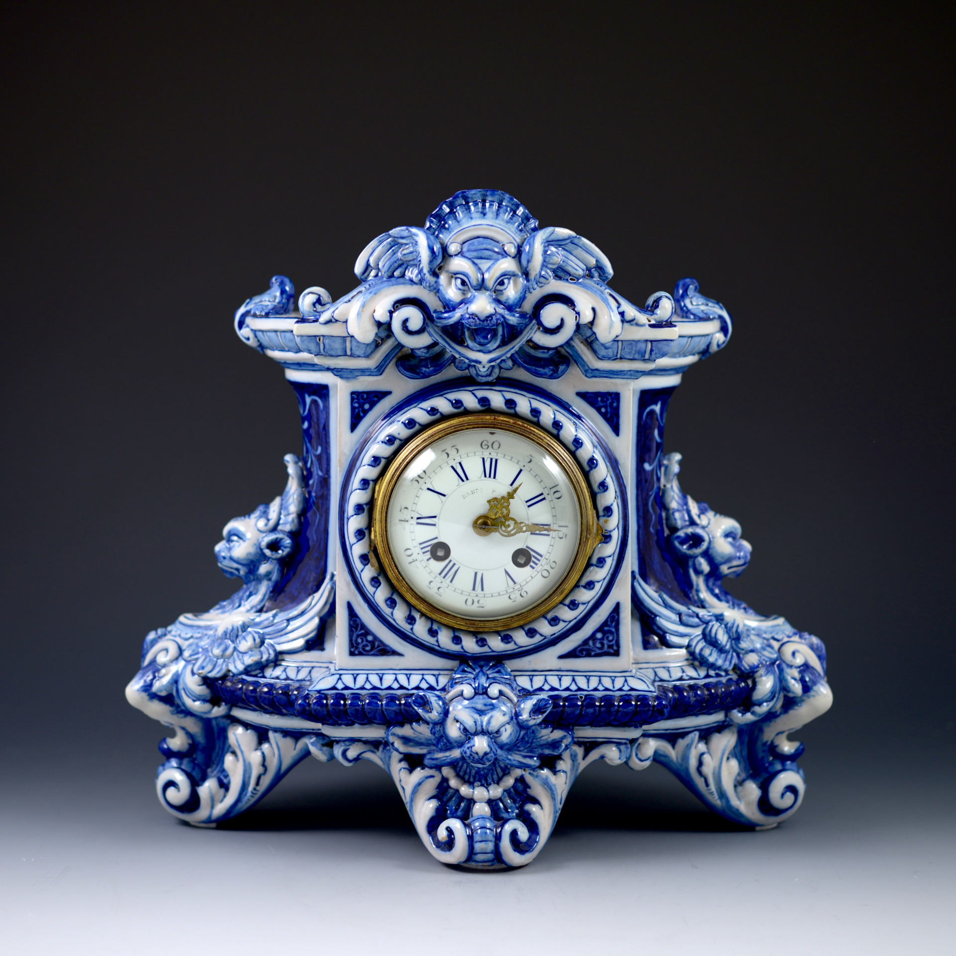 Howard Miller Endeavour – Orologio Da Tavolo Pieghevole Con Bussola, Finitura Nero Pianoforte, Vetro E Fondo In Feltro